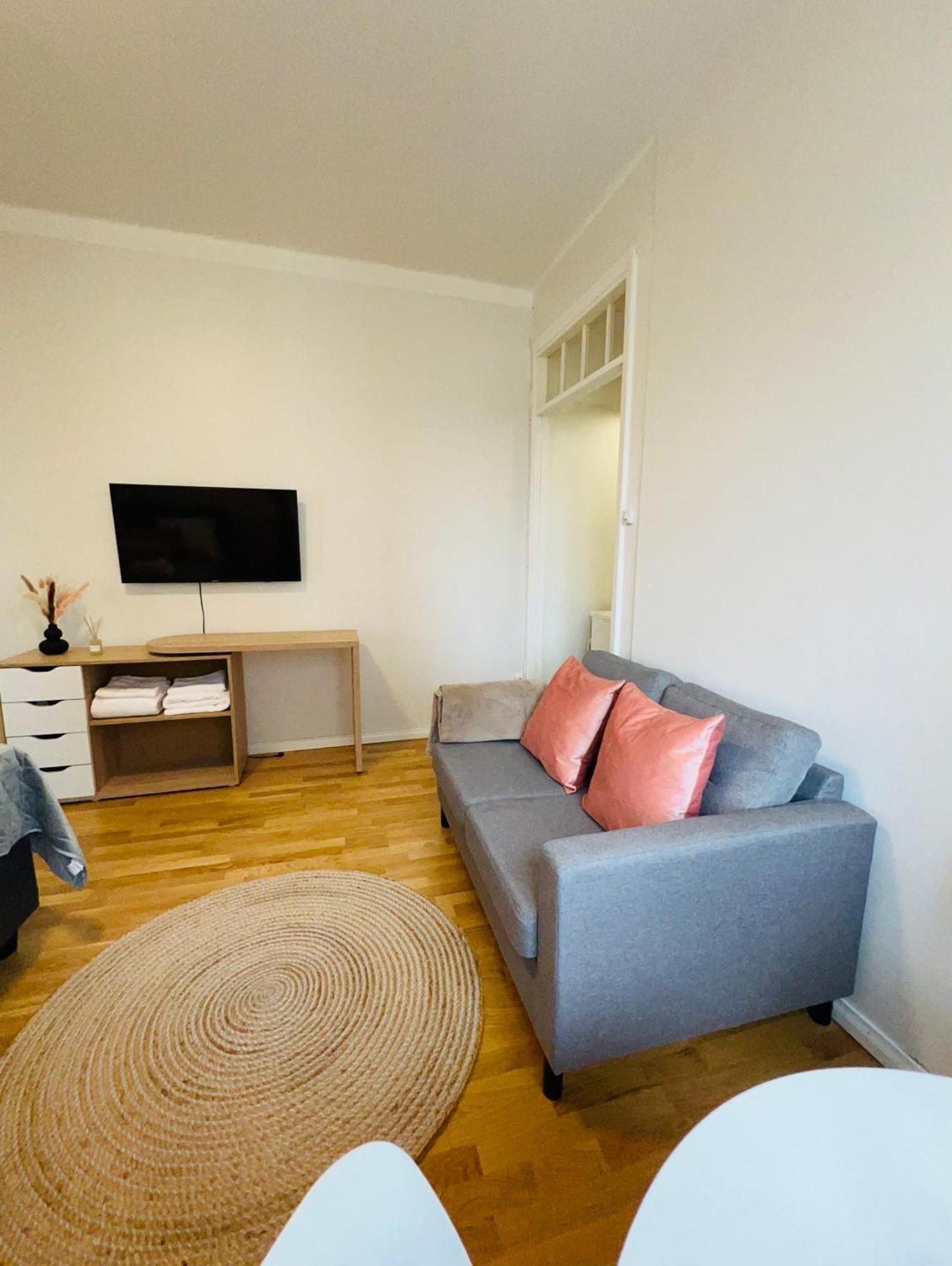 Your Chic Vibrant Airbnb Ελσίνκι Εξωτερικό φωτογραφία